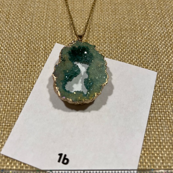 Natural Geode Stone & Crystal Quartz Christmas King Noble Fir Green Necklace 1b - Picture 8 of 11